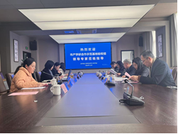我校蘇州市職業(yè)院校產(chǎn)學(xué)研合作示范基地成功驗收