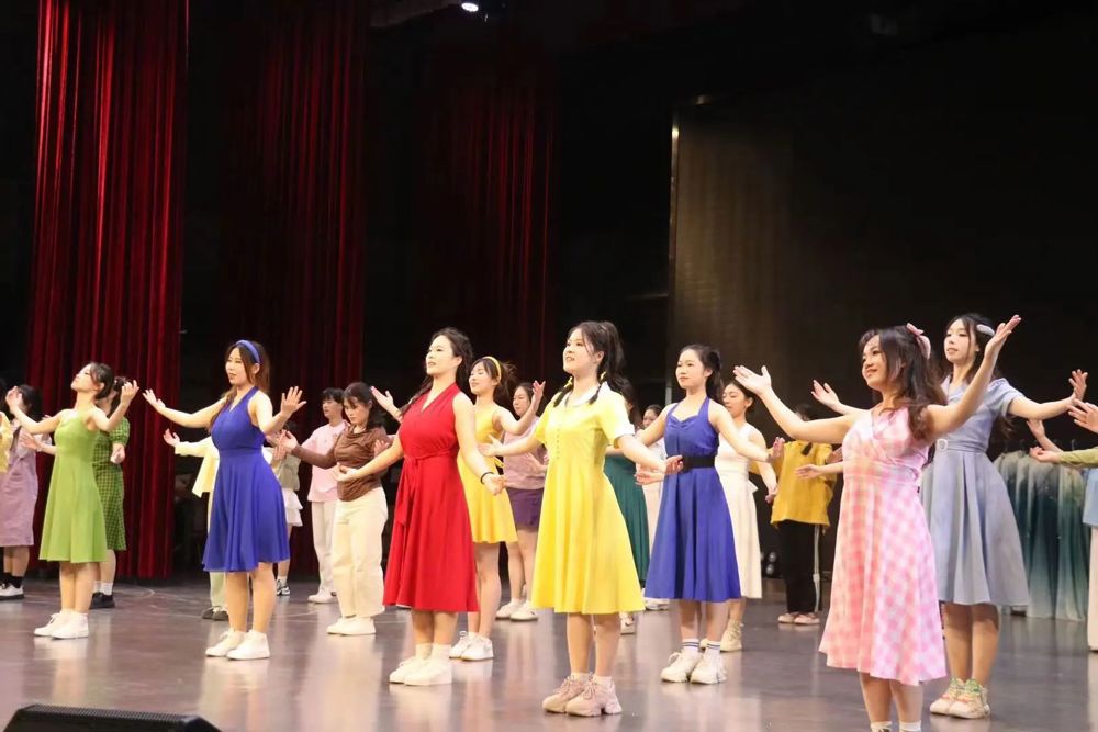 D:\桌面文檔\24251相關(guān)\24251學(xué)校網(wǎng)站\22音教畢業(yè)綜合匯演公眾號(hào)推文、圖片\圖片\微信圖片_20241225181651.jpg